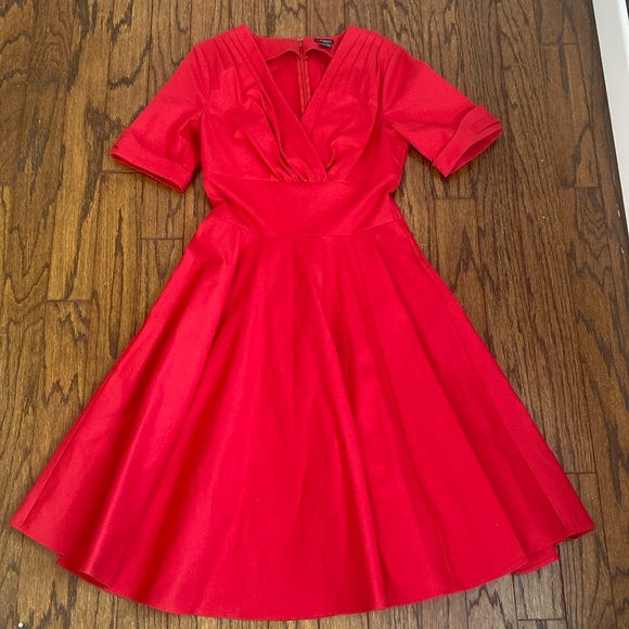 SOLD....J. Peterman Red Short Sleeve Dress - Picture 1 of 7
